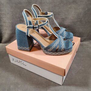 Wild Pair Harperr Studio Denim Platform Sandals Size 9M NEW IN BOX